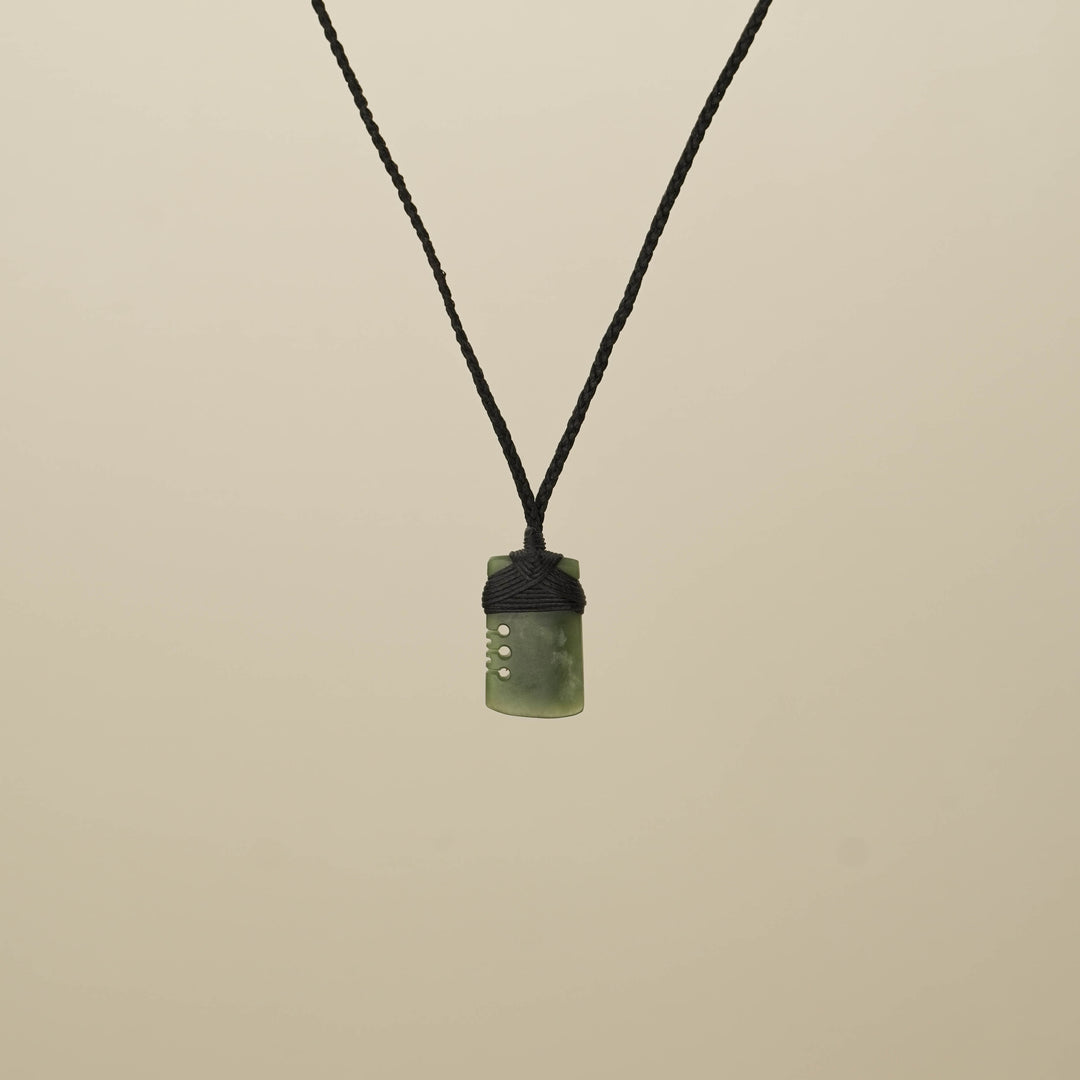 Kahurangi XS Notched Toki Pounamu Pendant, Black Binding