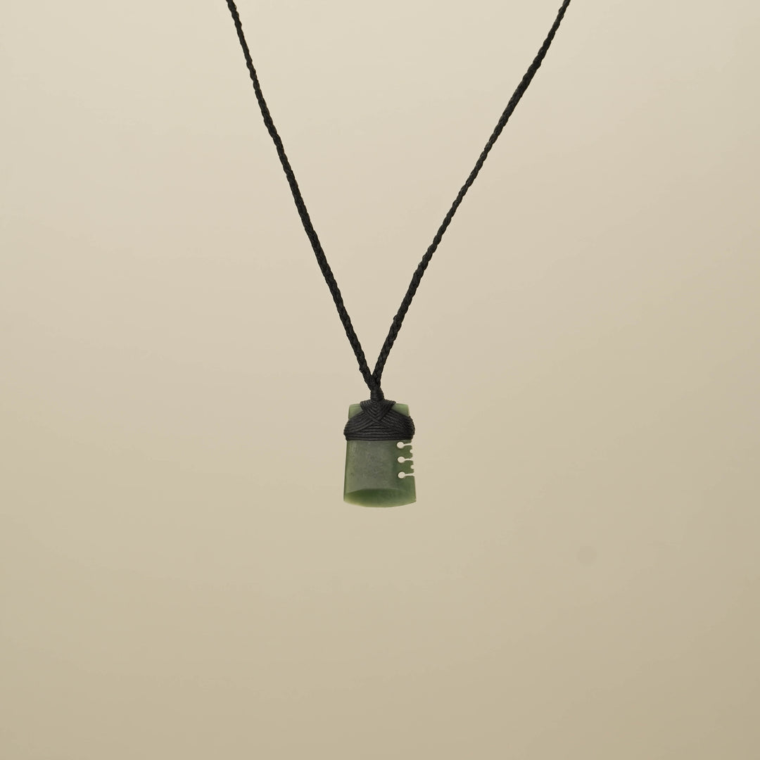 Kahurangi XS Notched Toki Pounamu Pendant, Black Binding