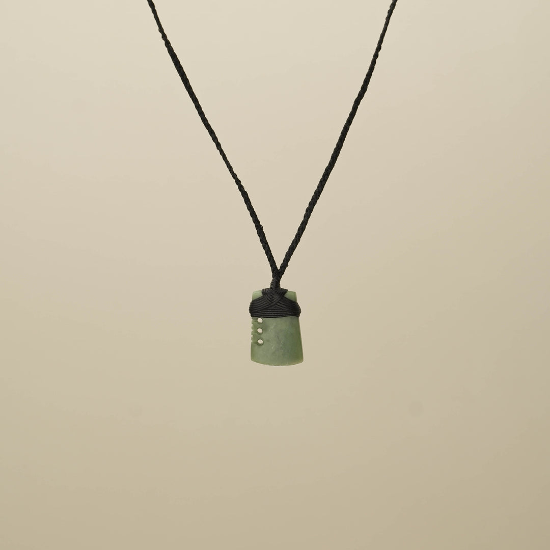 Kahurangi XS Notched Toki Pounamu Pendant, Black Binding