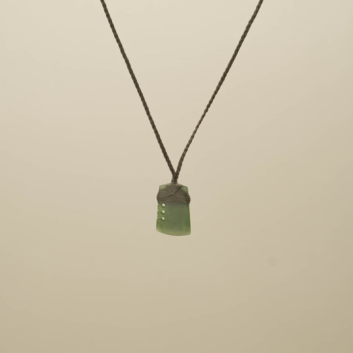 Kahurangi XS Notched Toki Pounamu Pendant, Khaki Binding