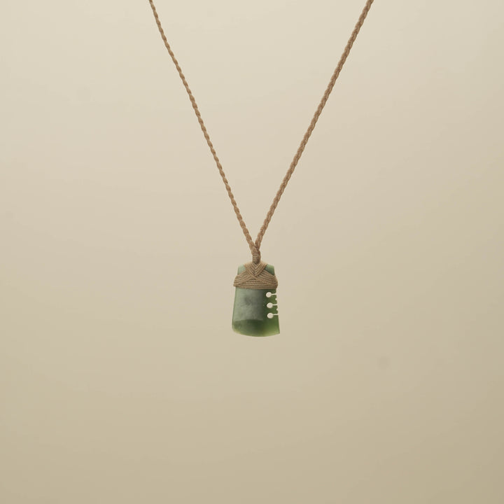 Kahurangi Inanga XS Toki Pounamu Pendant, Tan Binding