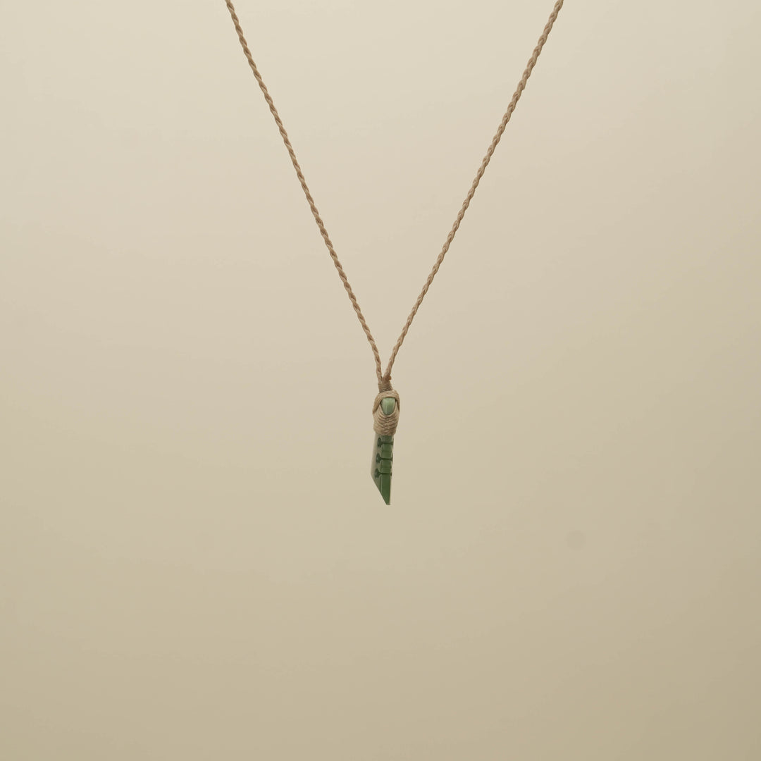 Kahurangi Inanga XS Toki Pounamu Pendant, Tan Binding