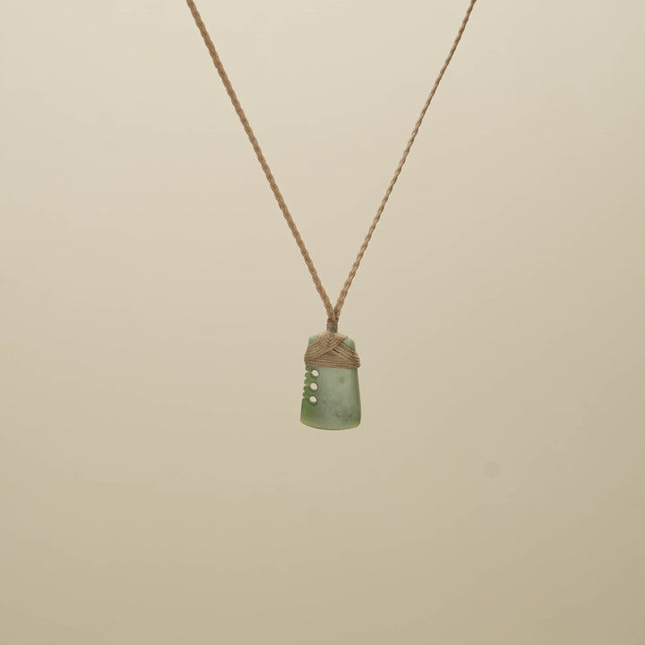 Kahurangi Inanga XS Toki Pounamu Pendant, Tan Binding