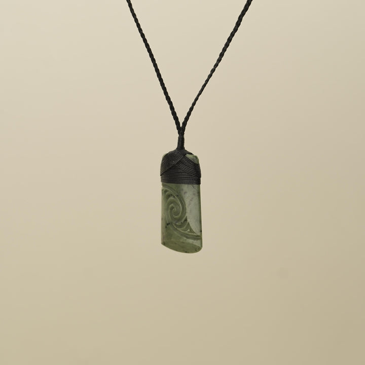 Toki Whakarei Medium Pounamu Pendant