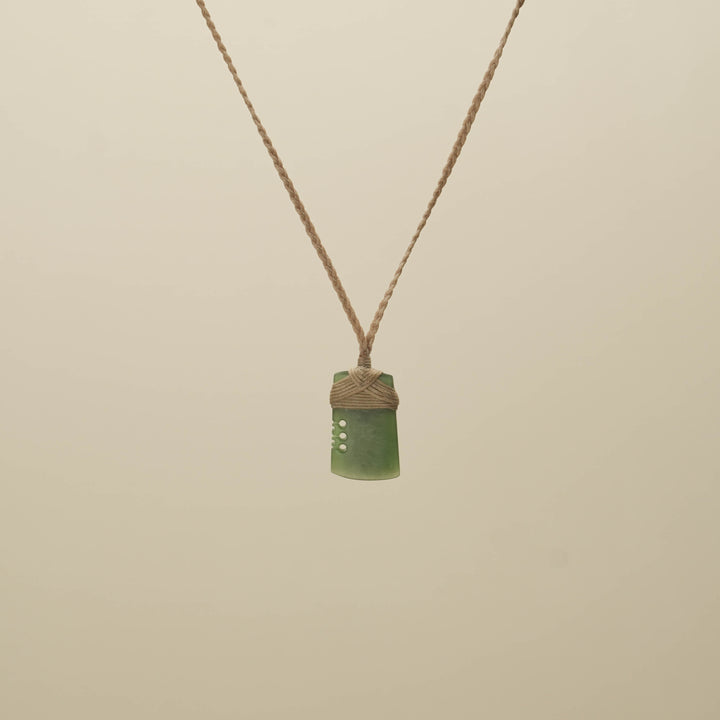 Kahurangi XS Notched Toki Pounamu Pendant, Tan Binding
