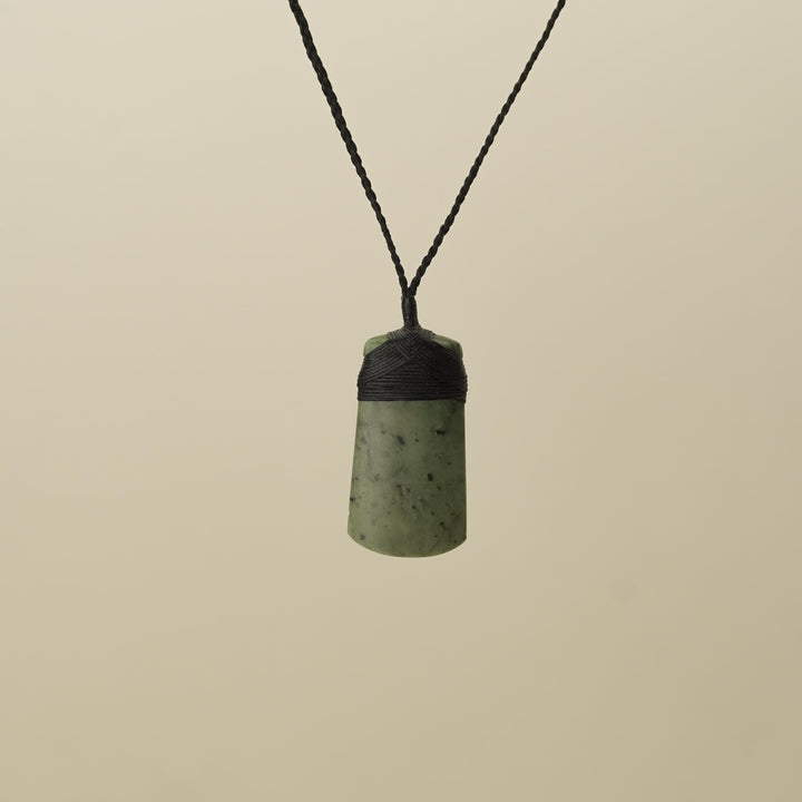 Toki Whakarei Medium Pounamu Pendant