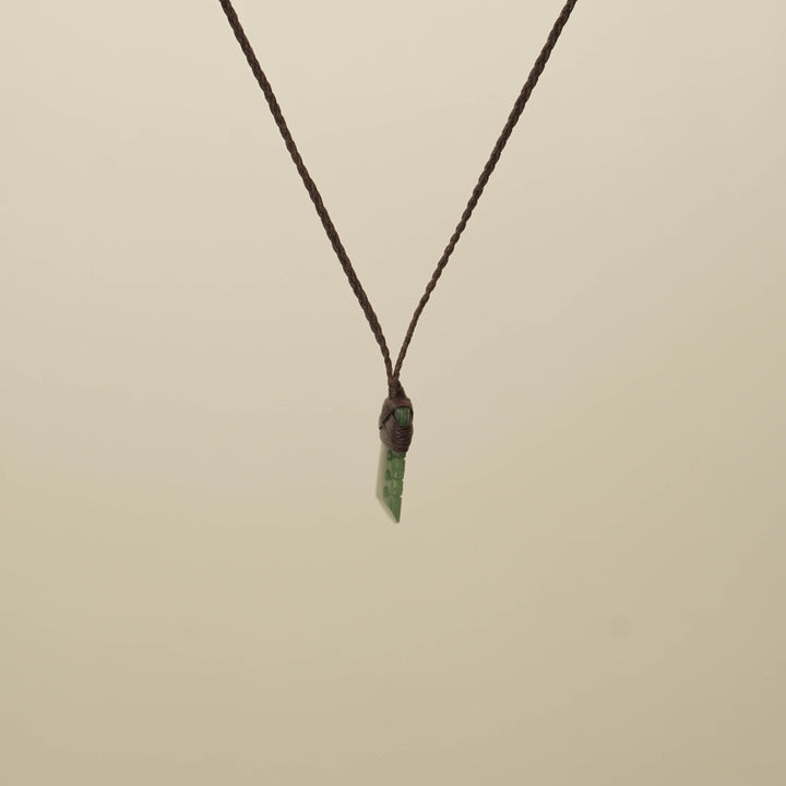 Kahurangi XS Notched Toki Pounamu Pendant, Brown Binding