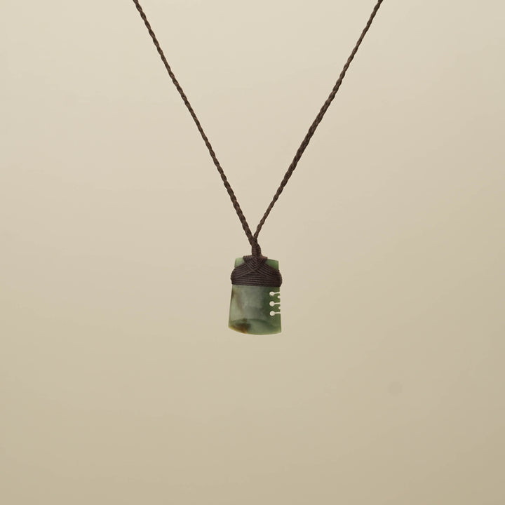 Kahurangi XS Notched Toki Pounamu Pendant, Brown Binding