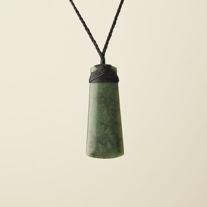 Toki Kawakawa Polished – Pounamu Medium Large Pendant