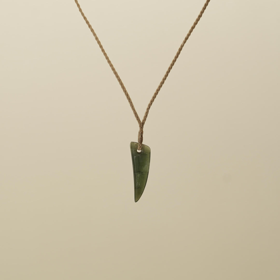 Tangiwai XS Niho Pendant