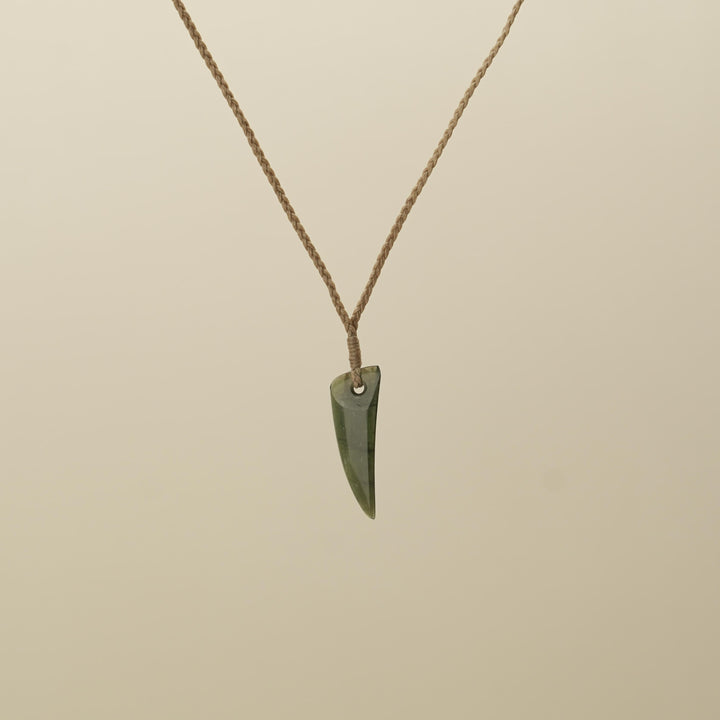 Tangiwai XS Niho Pendant