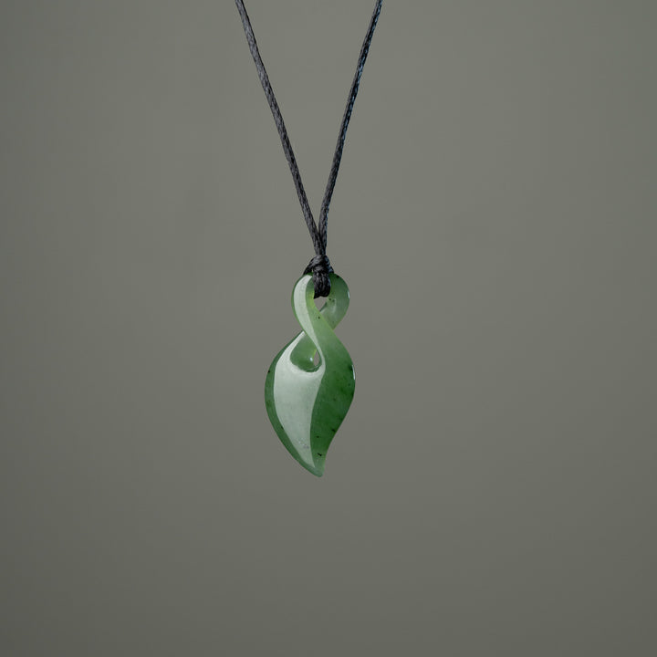 Small Pikorua single twist