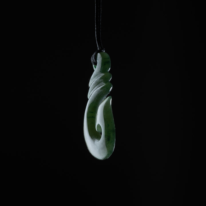 Small Hei Matau Ribbed Pendant