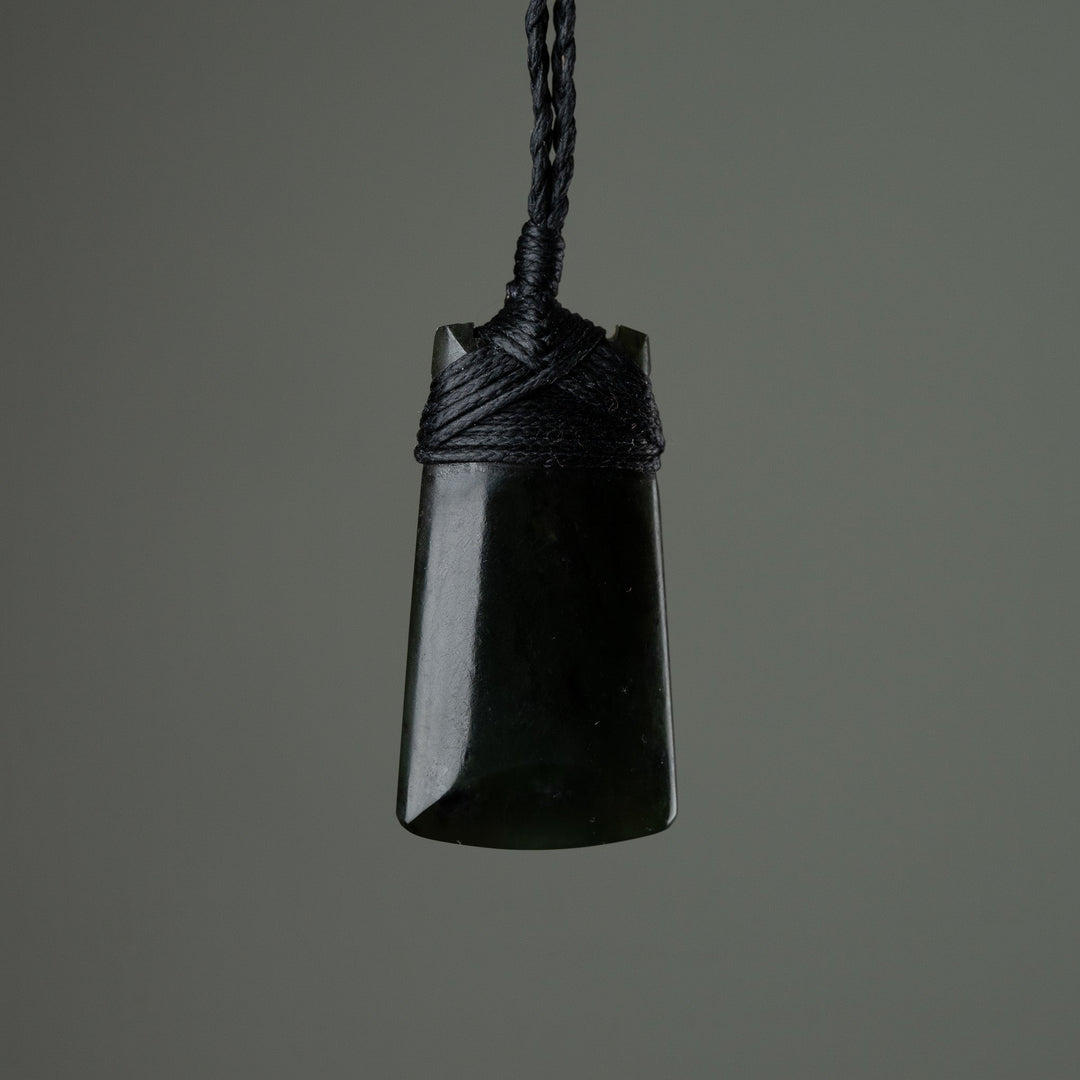 Small Pounamu Toki, Black Binding