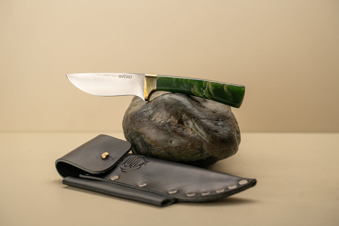 Pounamu Hunting Knife: Svord Damascus Blade 9cm