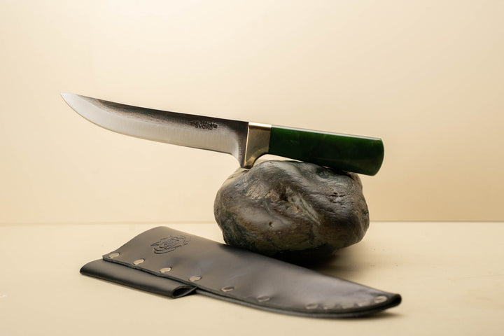 Pounamu Hunting Knife: 870 Master Cutler 16cm