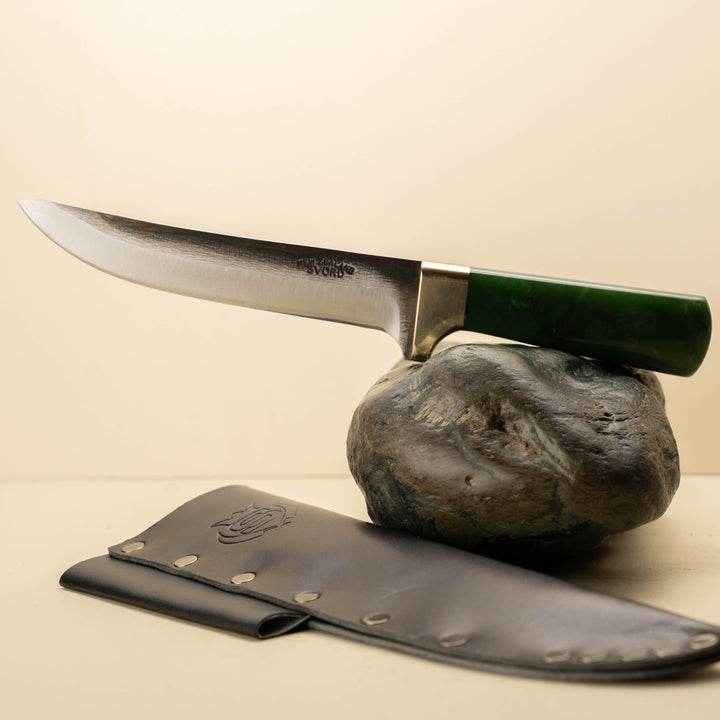 Pounamu Hunting Knife: 870 Master Cutler 16cm