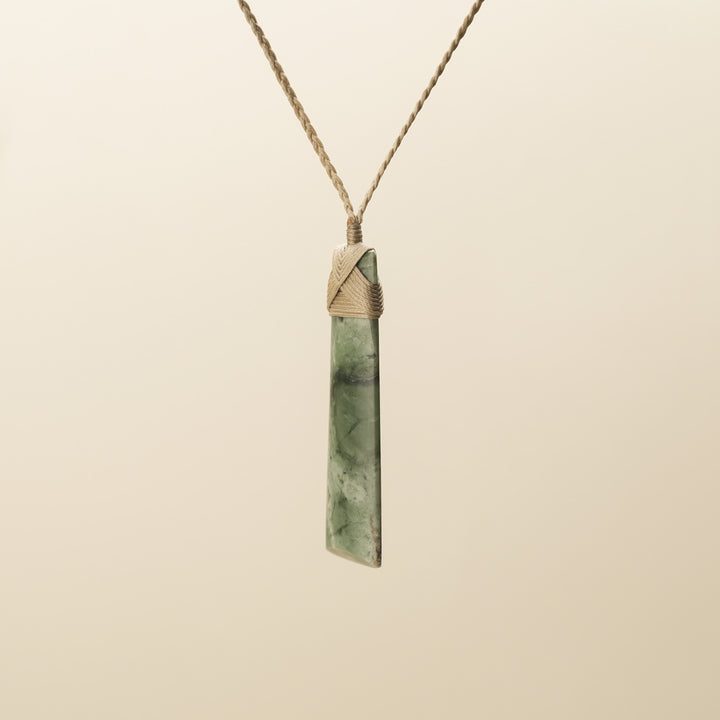 Kōkopu Medium Toki Pounamu Pendant
