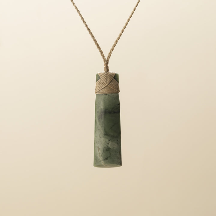 Kōkopu Medium Toki Pounamu Pendant