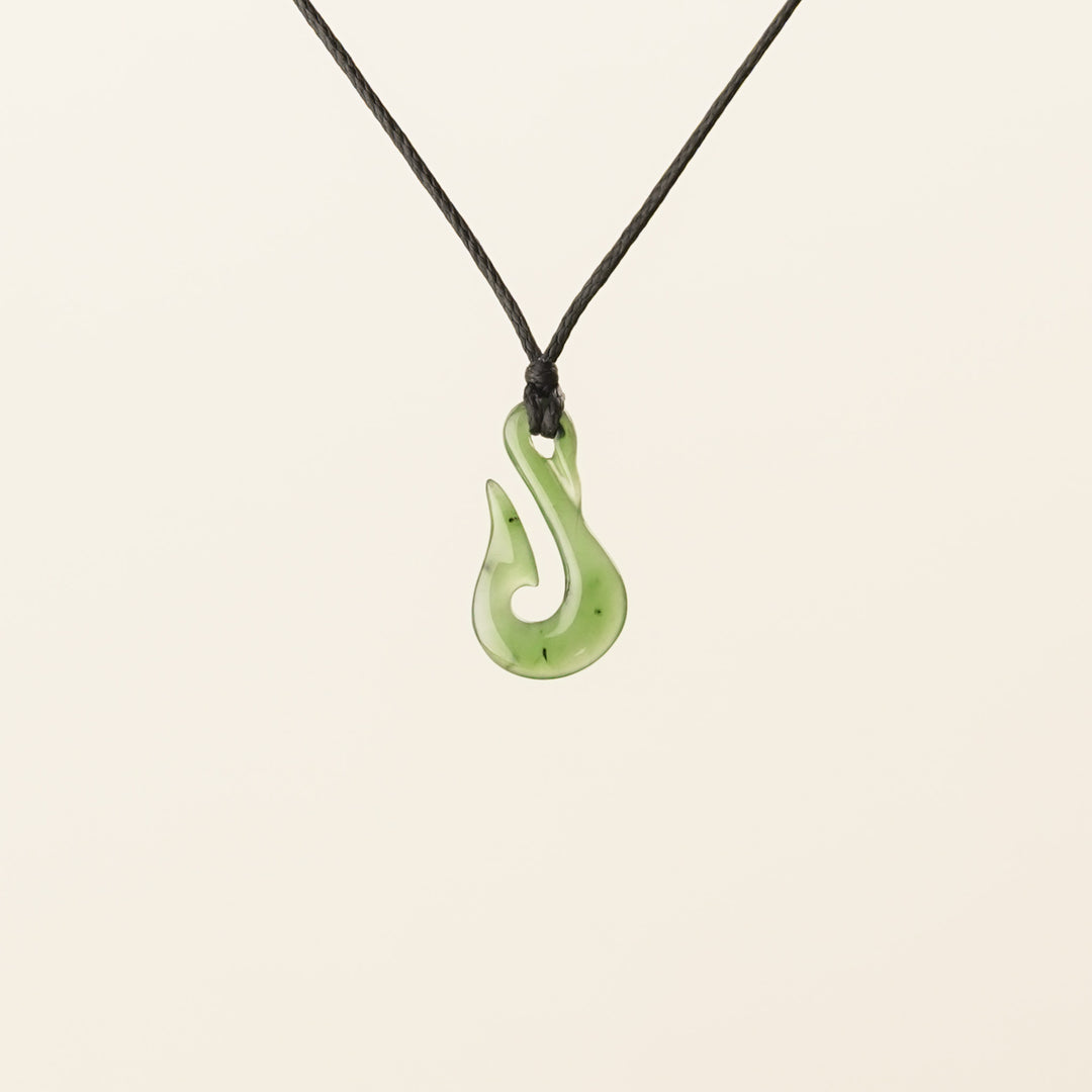 Greenstone XS Slender Curl Hei Matau Pendant