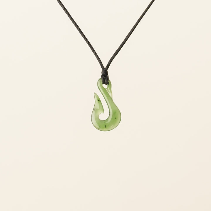 Greenstone XS Slender Curl Hei Matau Pendant