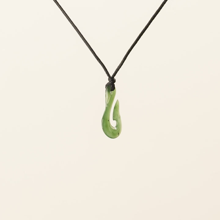 Greenstone XS Slender Curl Hei Matau Pendant