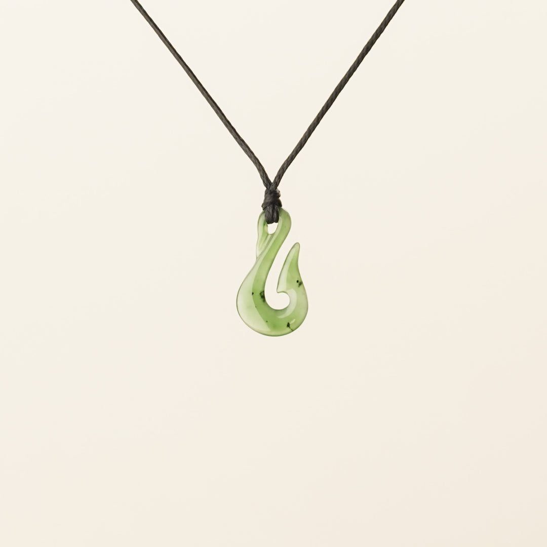 Greenstone XS Slender Curl Hei Matau Pendant