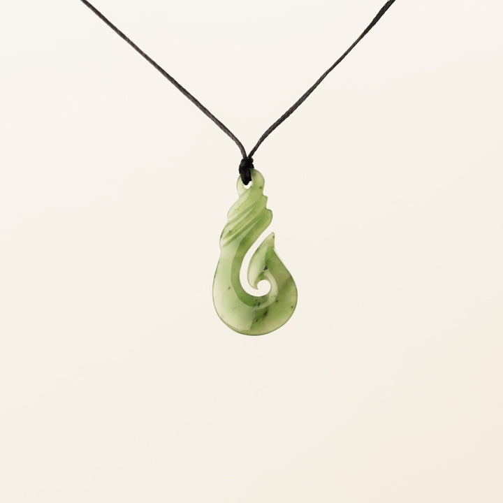 Greenstone Large Twist-Top Hei Matau Pendant