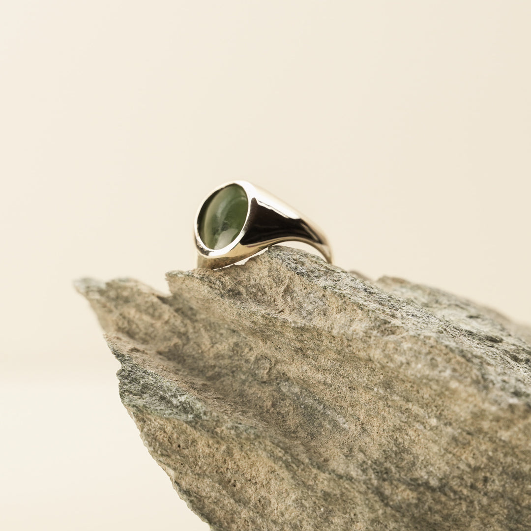 Pounamu Oval Signet 9k Yellow Gold Ring