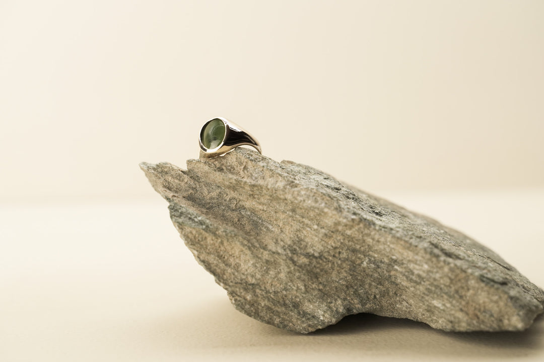 Pounamu Oval Signet 9k Yellow Gold Ring