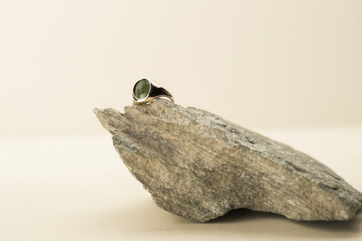 Pounamu Oval Signet 9k Yellow Gold Ring