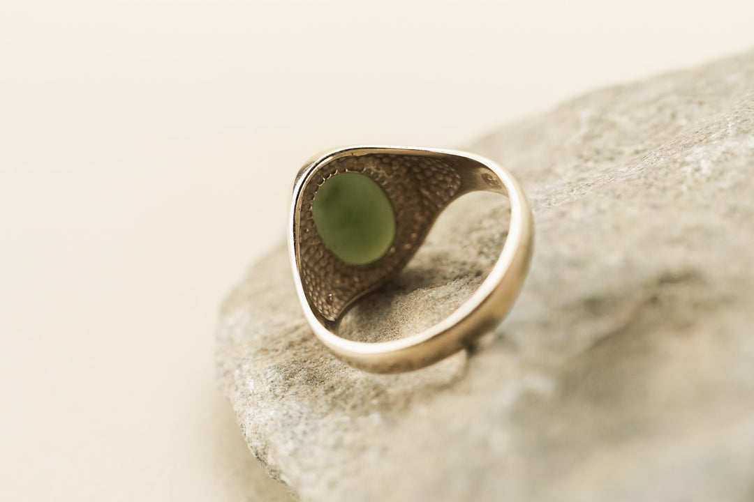 Pounamu Oval Signet 9k Yellow Gold Ring