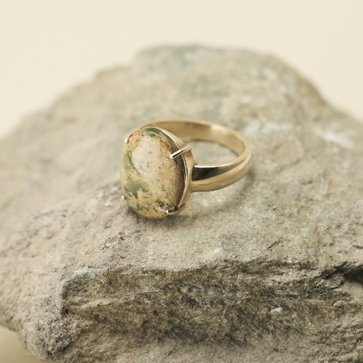 Flower Pounamu Oval Four-Claw 9k Yellow Gold Ring